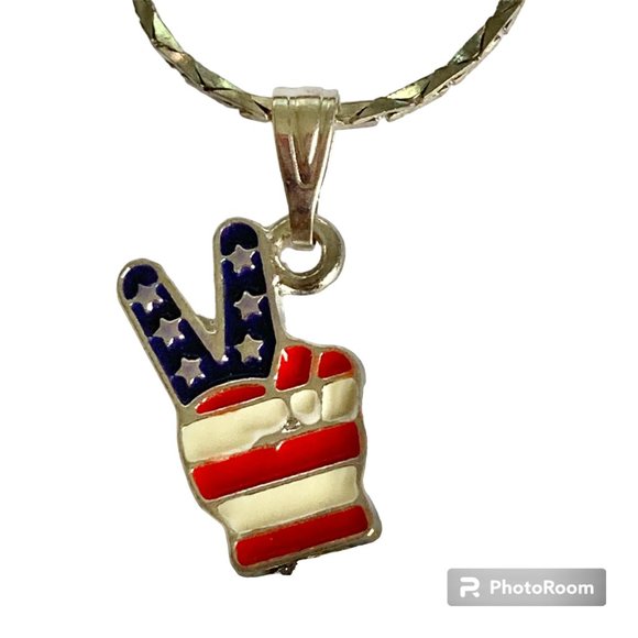 USA American Flag Necklace Patriotic July 4th Peace Sign Groovy Silver Plated - Picture 1 of 9